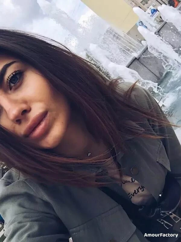 Valeria Profile image 4