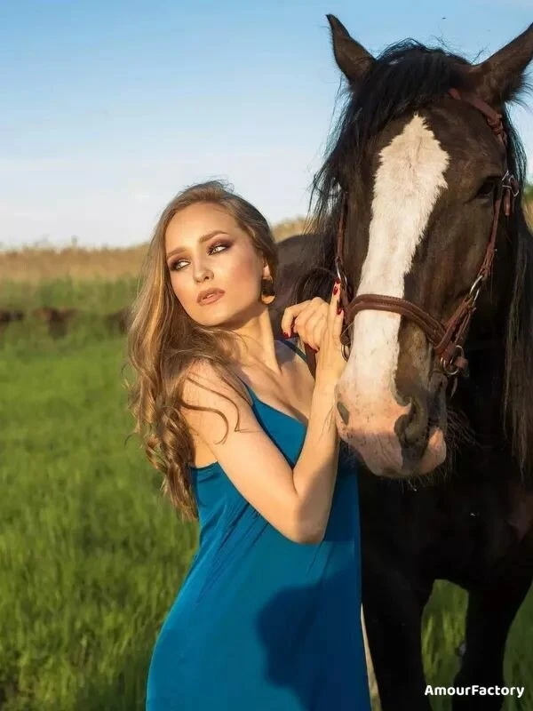 Julia Profile image 2